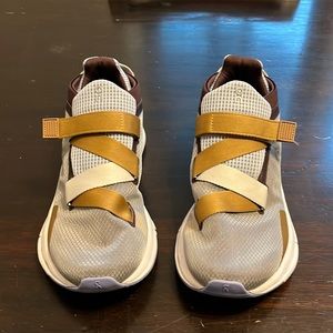 On Running - On CloudNova Wrap